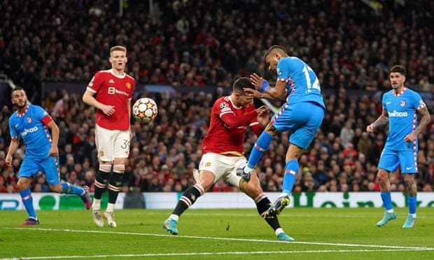  曼城铁卫头槌制胜，连续十场零封创英超新纪录  