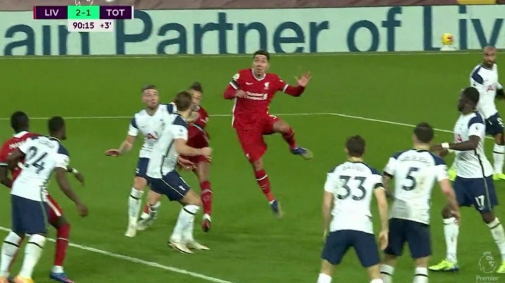  阿斯顿维拉定位球战术奏效，头球接力攻破对手大门